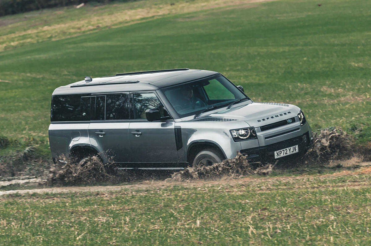 land rover defender 130 2022 17 side panning