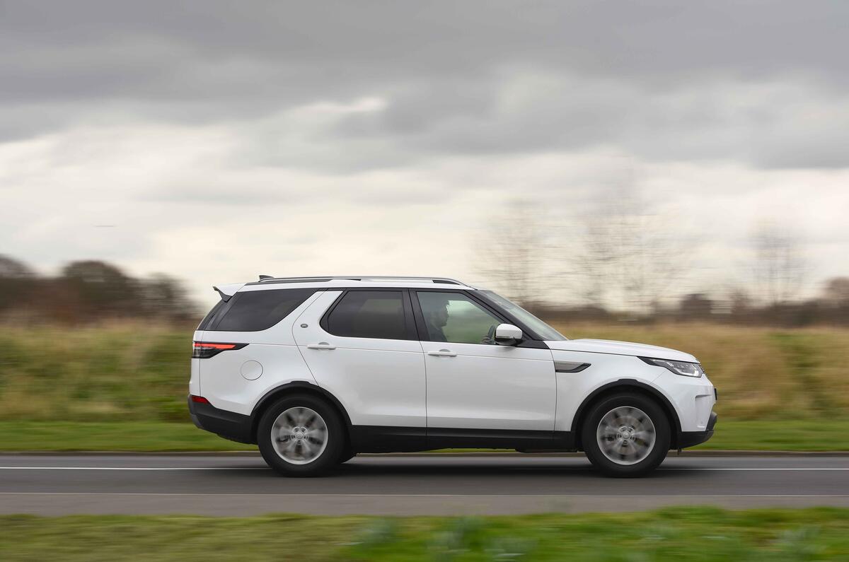 Land Rover Discovery Si4 SE side