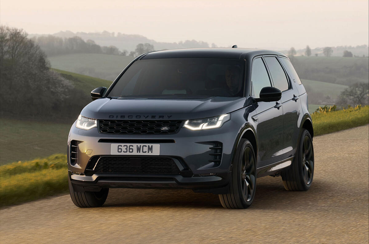 Land Rover Discovery Sport 2023 front quarter tracking