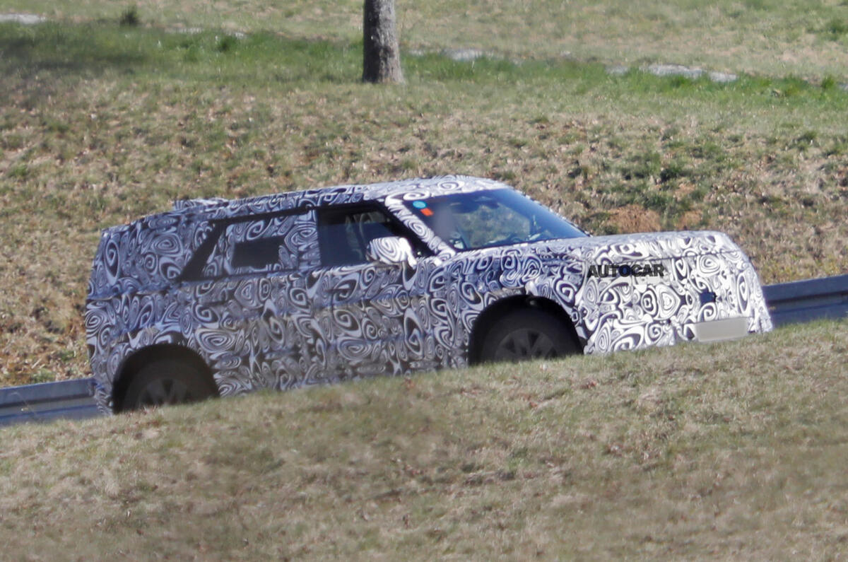 Land Rover Defender Sport prototype   .jpg744