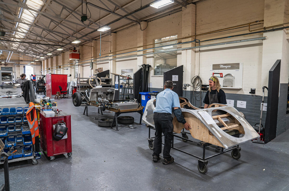 [Actualité] Morgan - Page 2 Last_steel_chassis_morgan_marriage_of_body_and_chassis