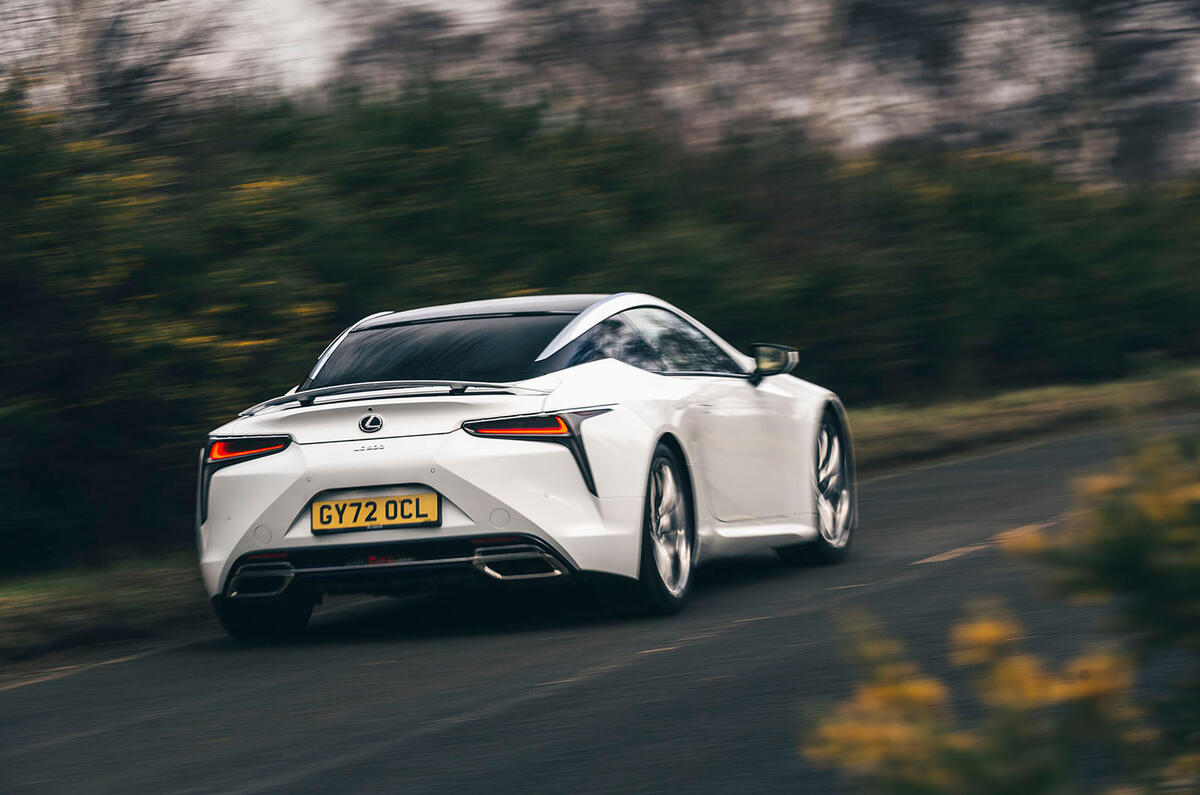 lexus lc5 review 2023 03 action arrière