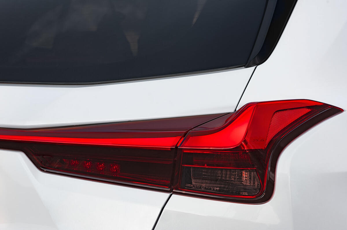 Lexus Ux 250h F Sport 2019 Review Autocar