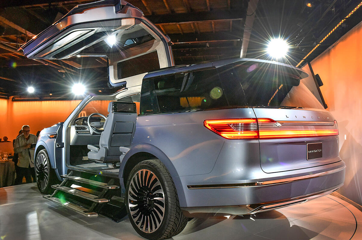 Lincoln Navigator Large Suv Concept Revealed In New York Autocar