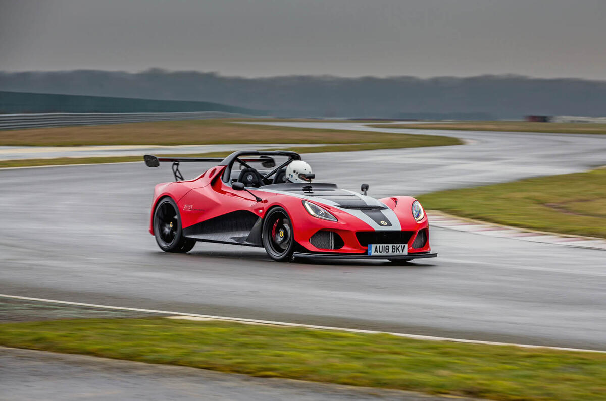Lotus 3-Eleven 430 action side