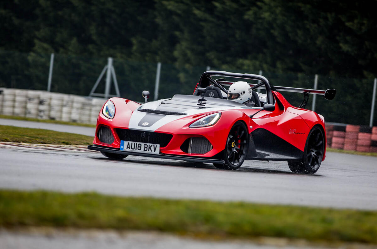 Lotus 3-Eleven 430 on track cornering
