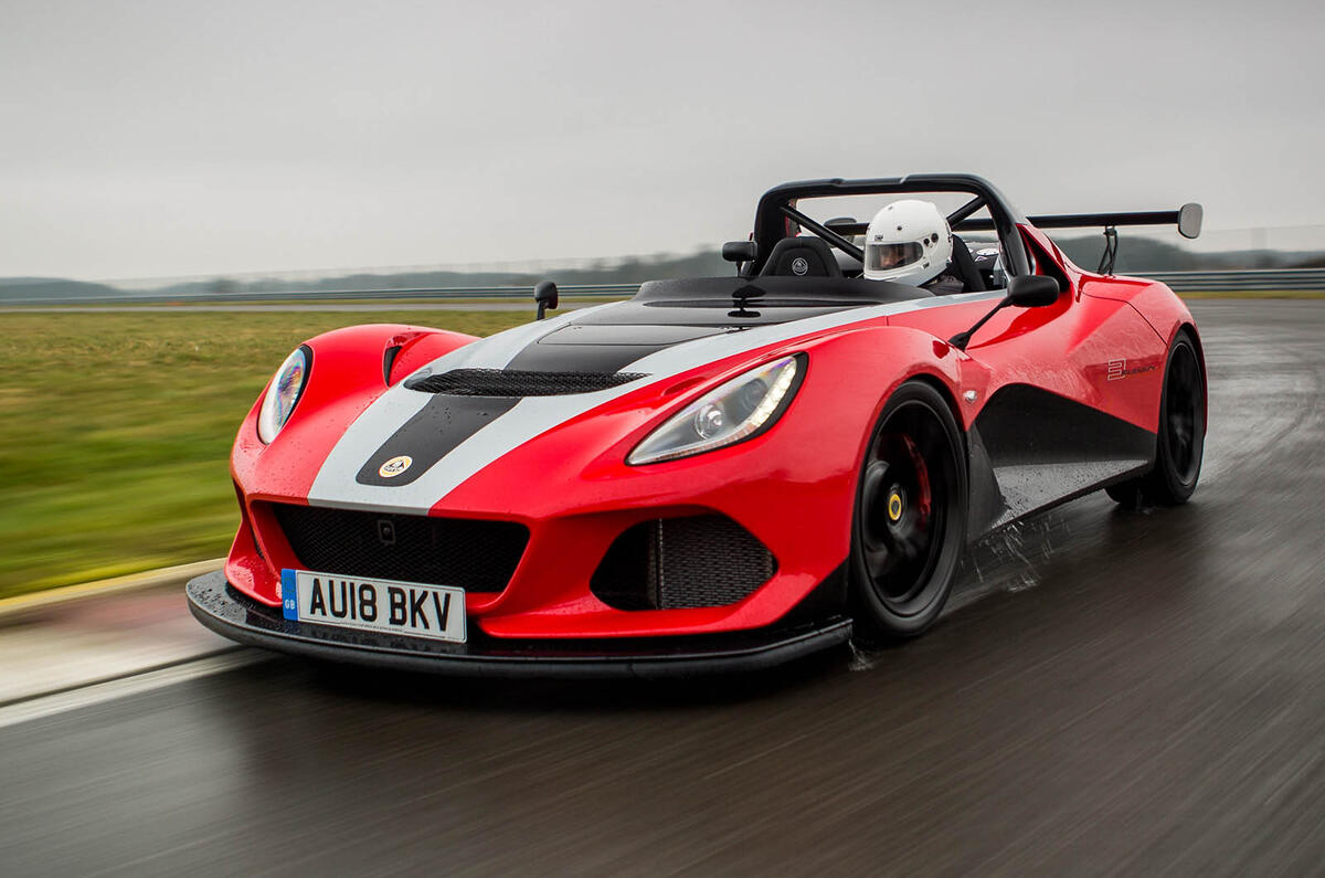 Lotus 3-Eleven 430 track driving