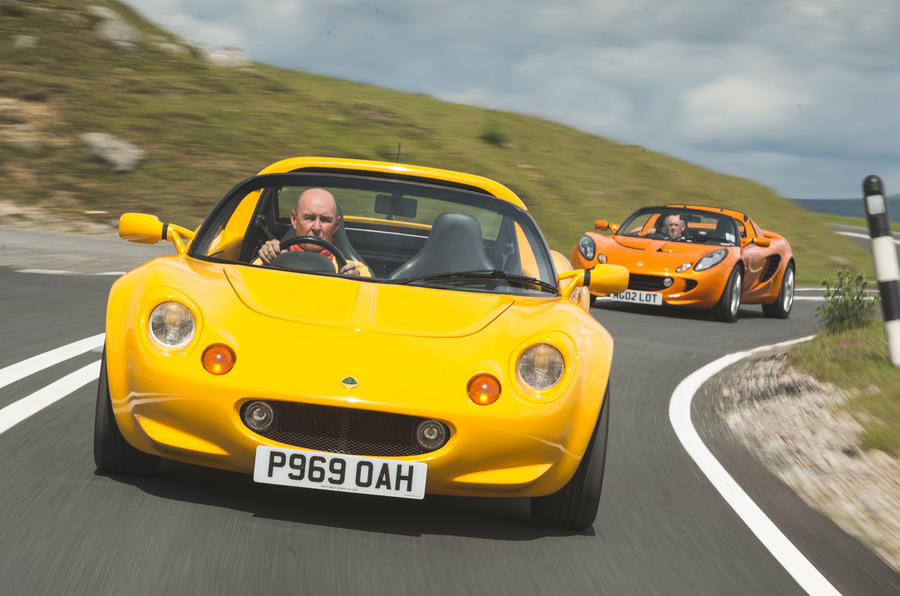 Lotus Elise S1 leading S2 front