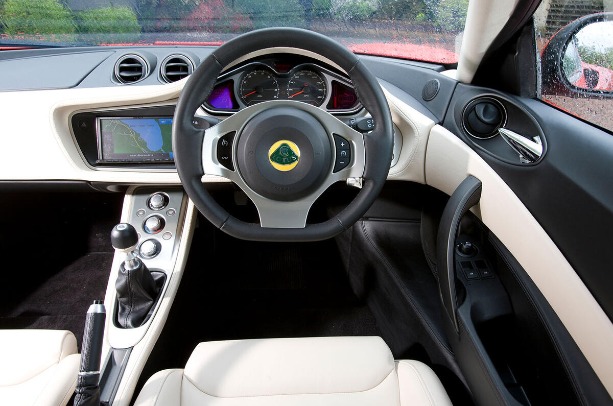 Lotus Evora interior
