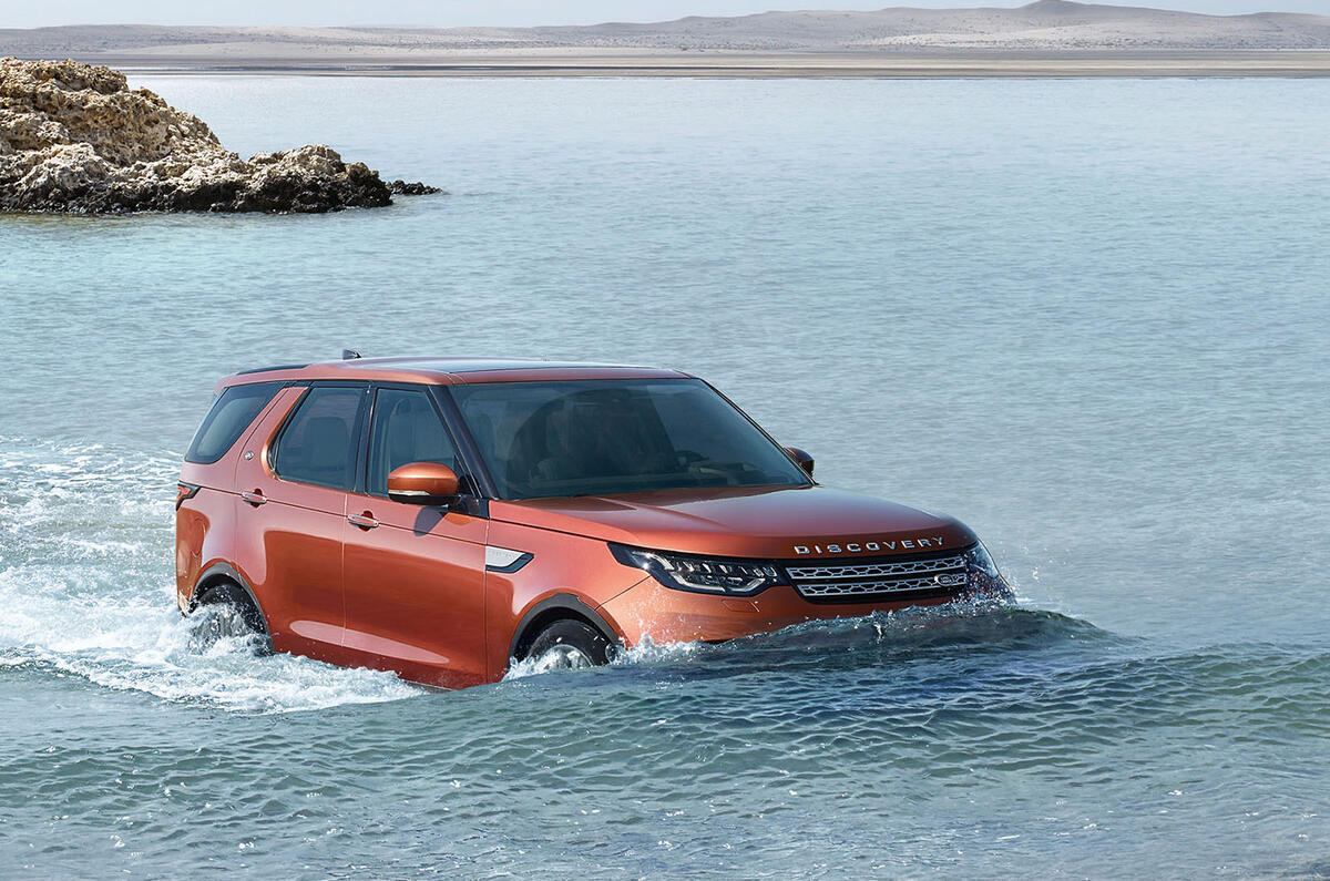 2017 Land Rover Discovery revealed in Paris