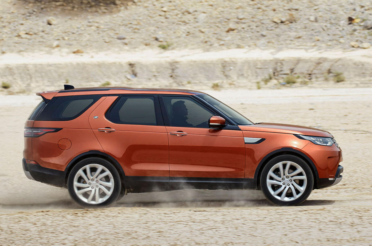 2017 Land Rover Discovery revealed in Paris