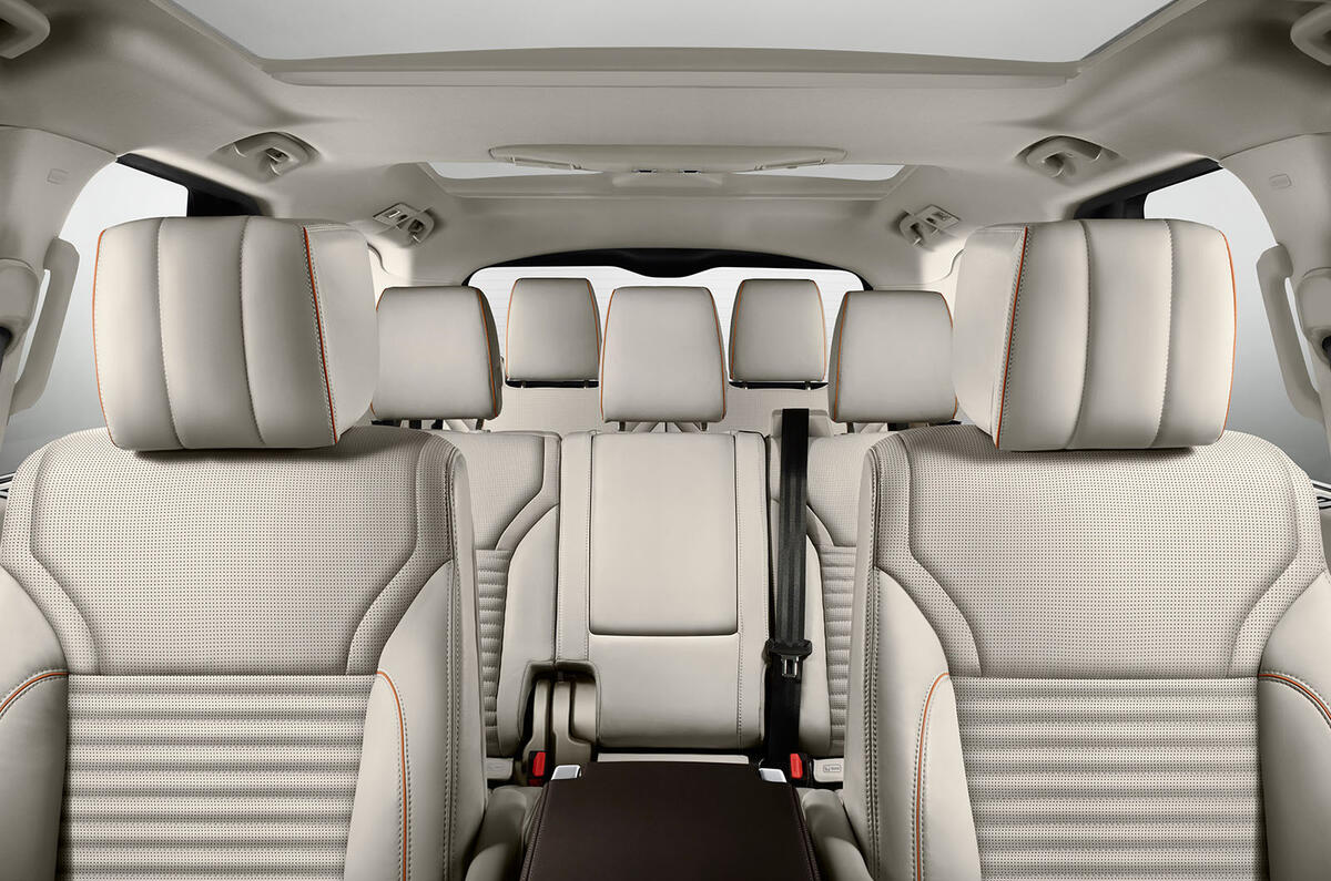 2017 Land Rover Discovery revealed in Paris