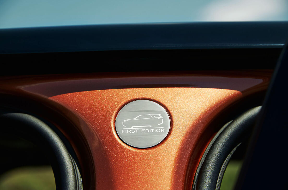 2017 Land Rover Discovery revealed in Paris