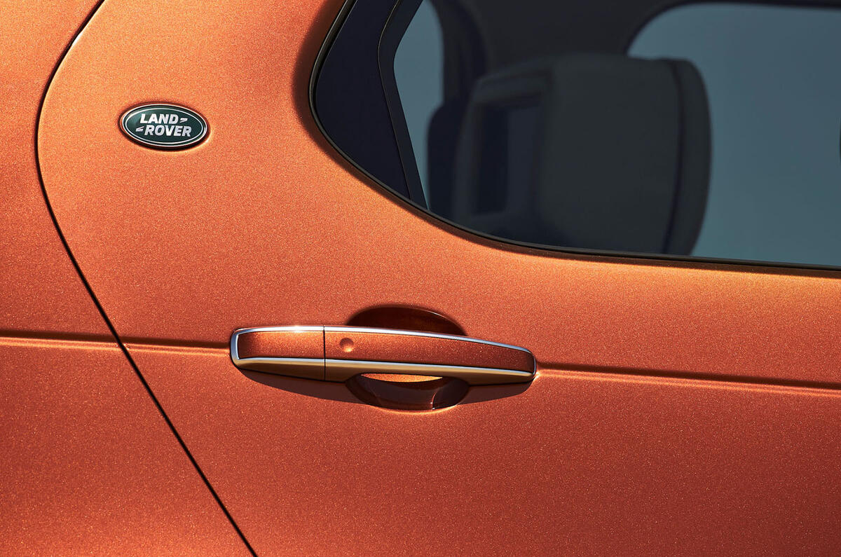 2017 Land Rover Discovery revealed in Paris