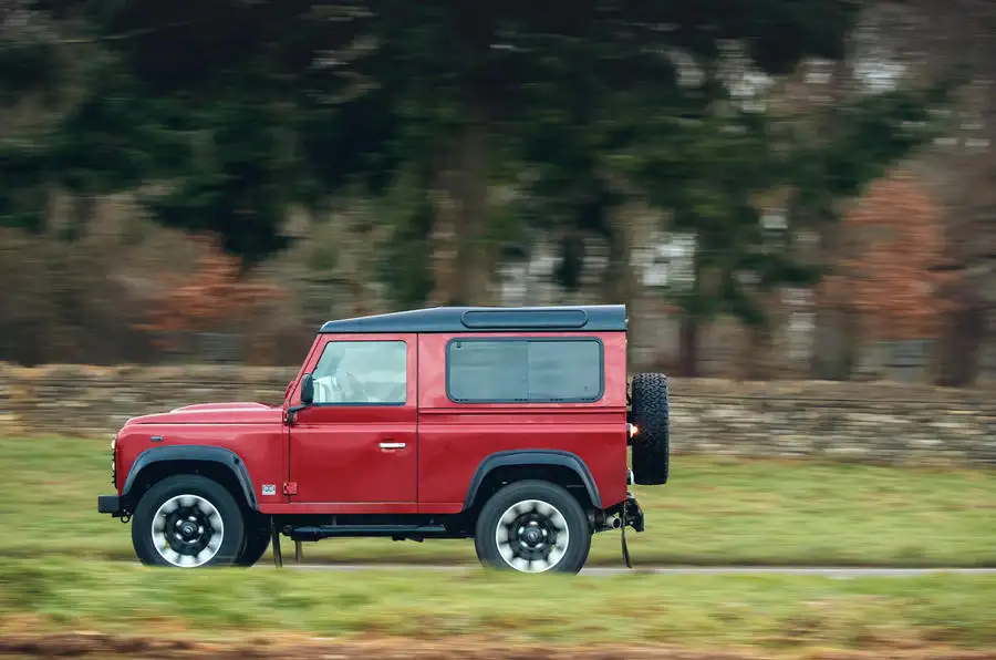 Land Rover Defender V8