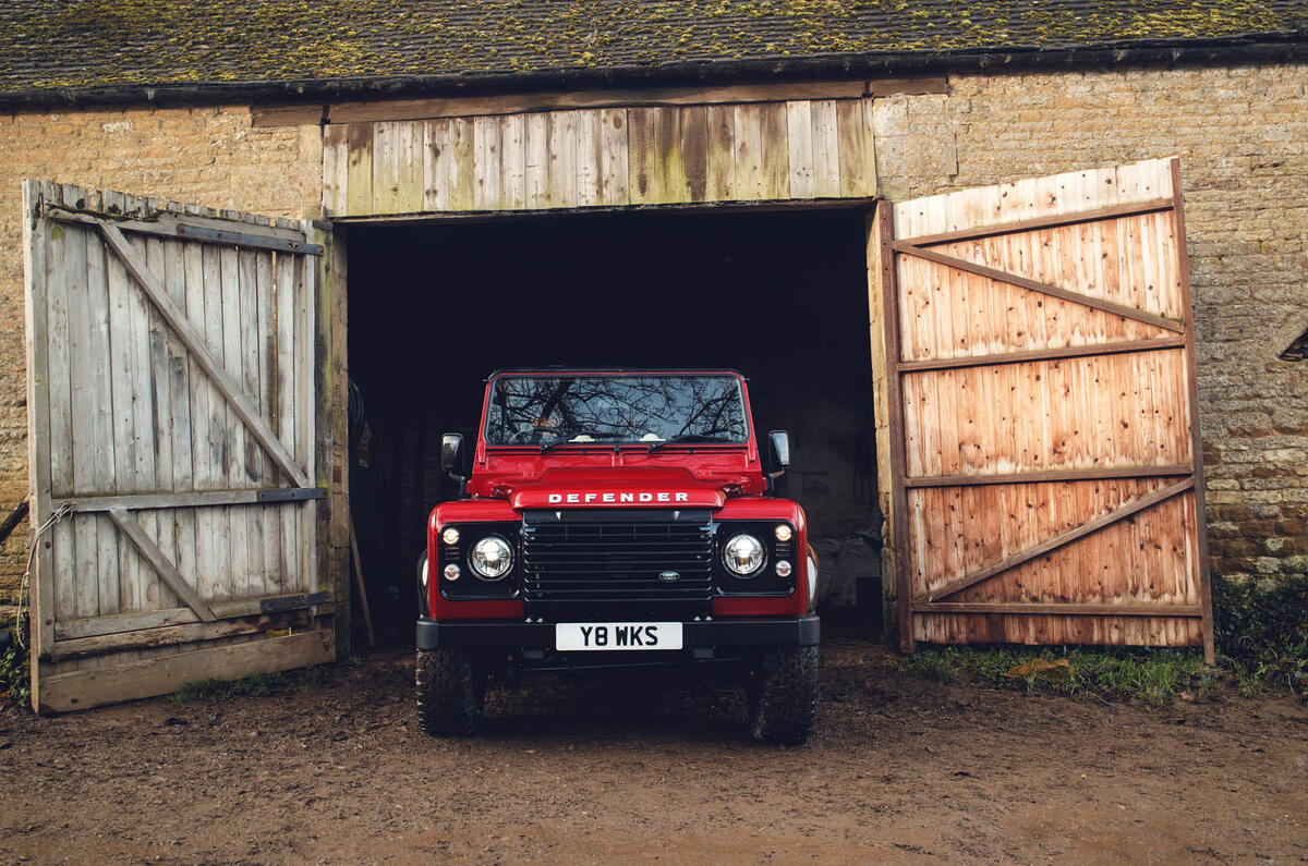 Land Rover Defender V8