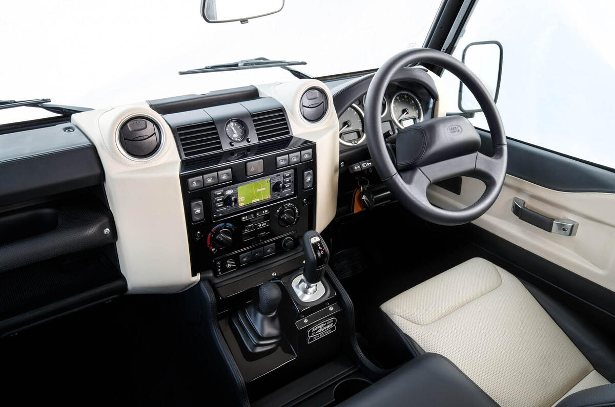 Land Rover Defender V8