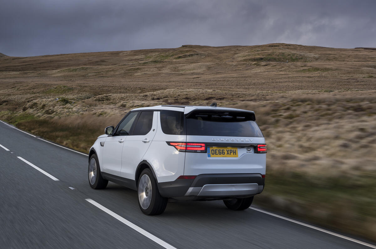Land Rover Discovery 3 0 Td6 Hse Luxury 2017 Review Autocar