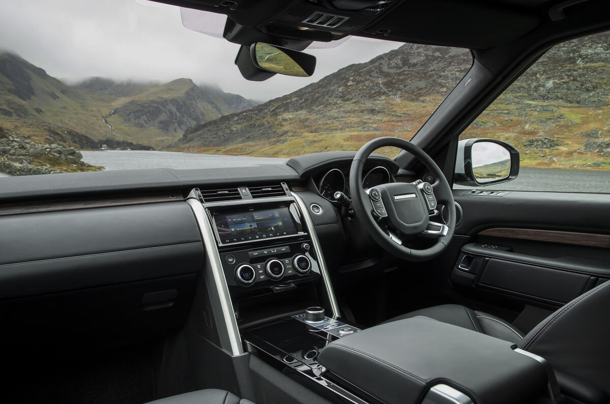 Land Rover Discovery 3 0 Td6 Hse Luxury 2017 Review Autocar