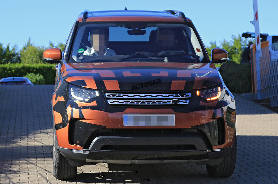 Land Rover Discovery spied with little disguise
