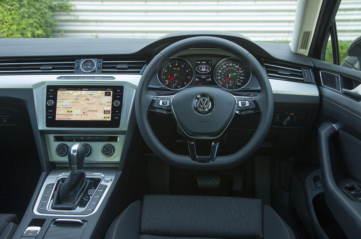 Volkswagen Passat 1 4 Tsi 150 Gt 2017 Review Autocar