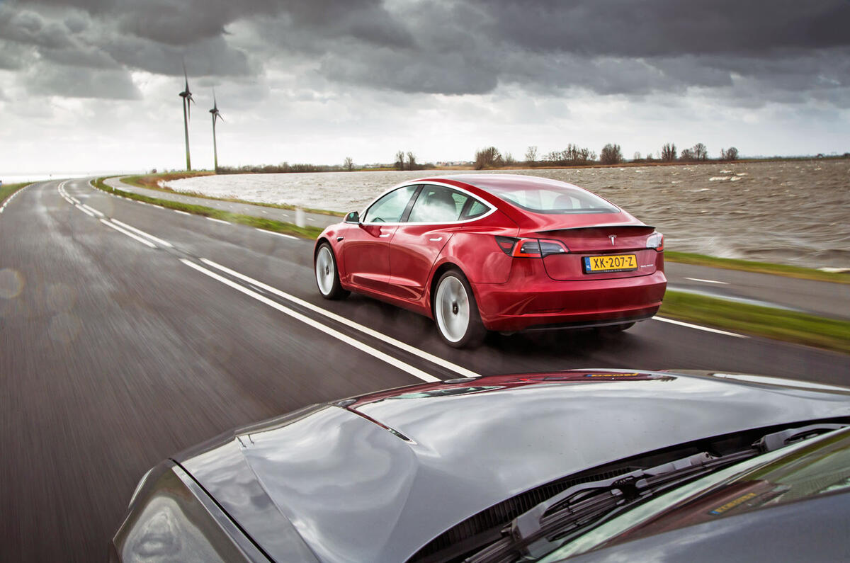 2019 Tesla Model 3 vs new BMW 3 Series