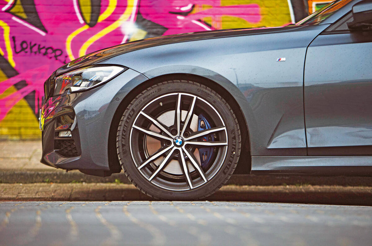 2019 Tesla Model 3 vs new BMW 3 Series