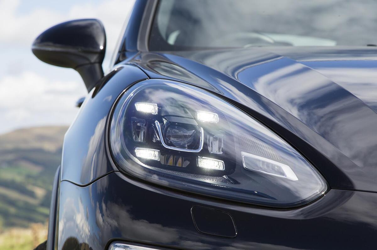 Range Rover Velar vs Porsche Cayenne vs Audi Q7 luxury SUV megatest