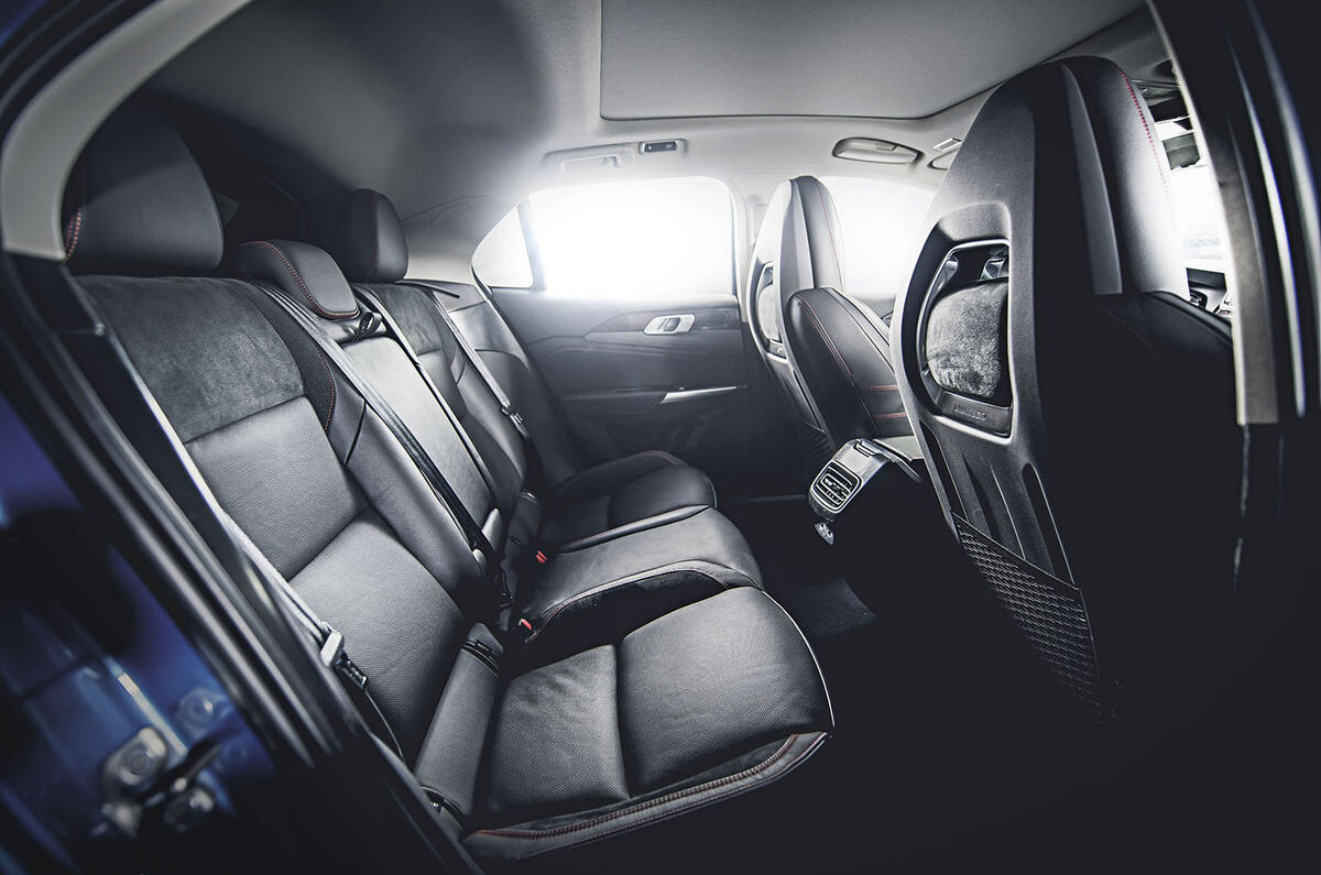 Lynk&Co 02