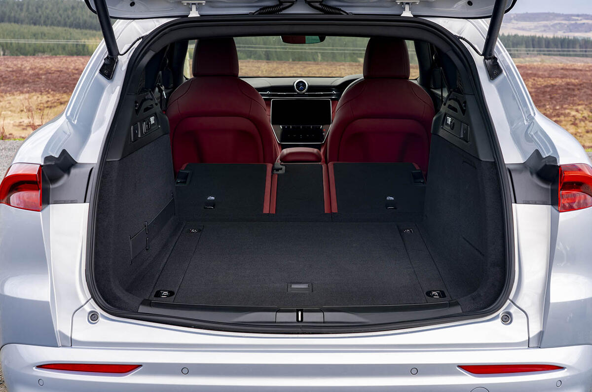 Maserati Grecale GT boot