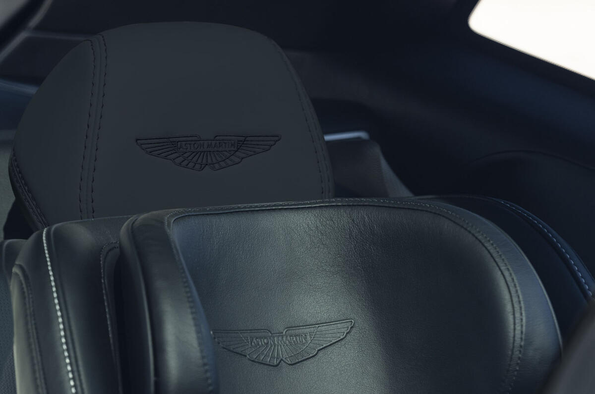 2020 Aston Martin DBX luggage sets