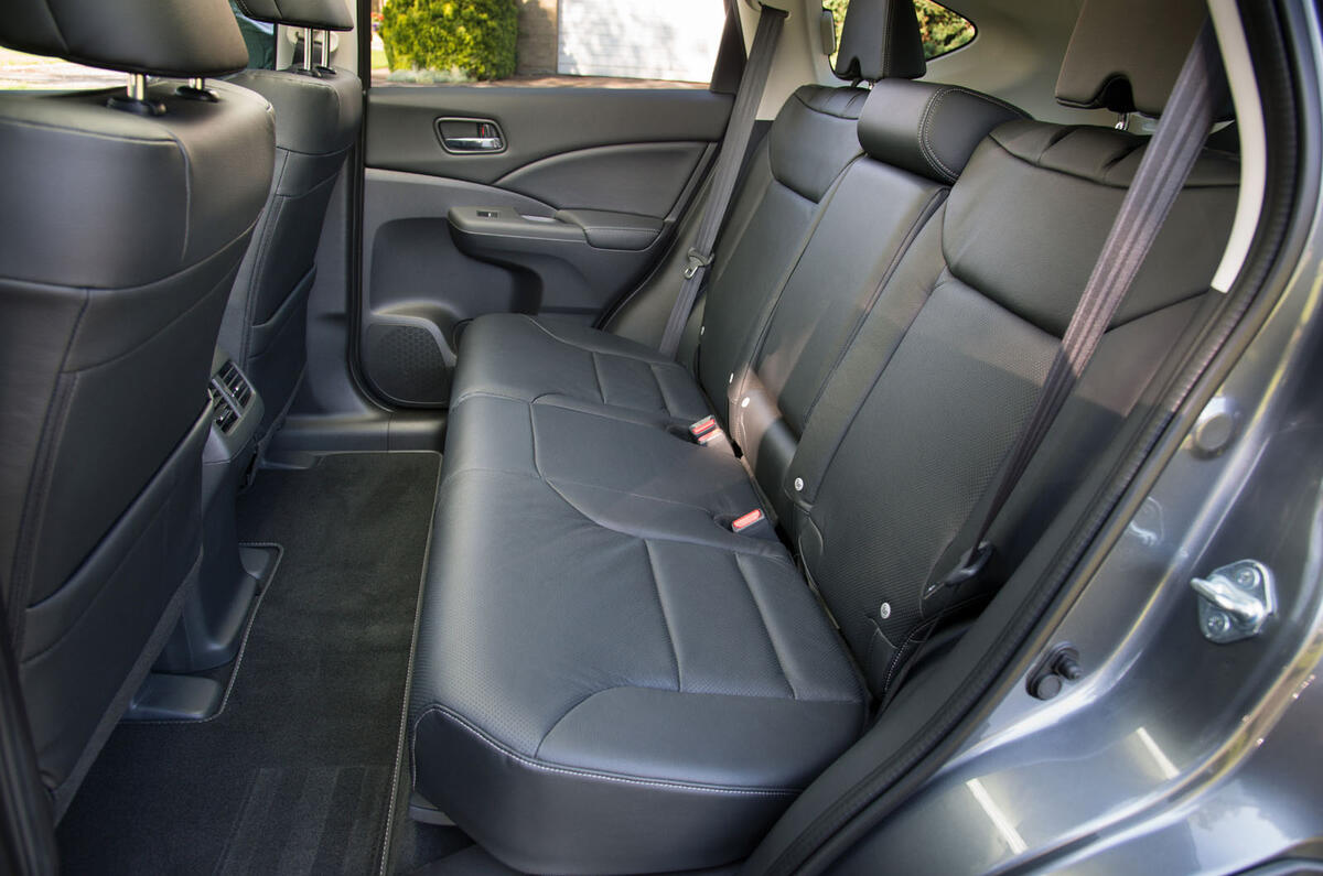 Mazda CR V Mk4 interior rear