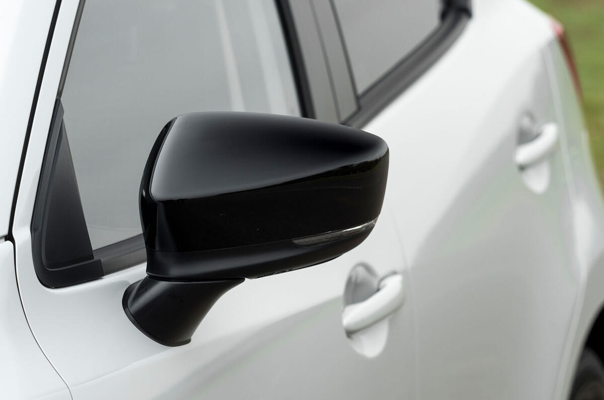 Mazda 2 Sport Black black wing mirrors