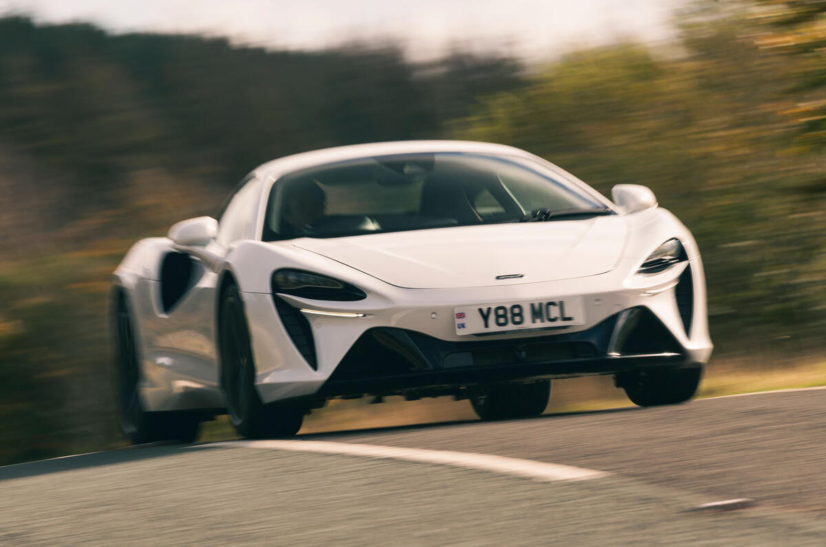 McLaren Artura front quarter tracking