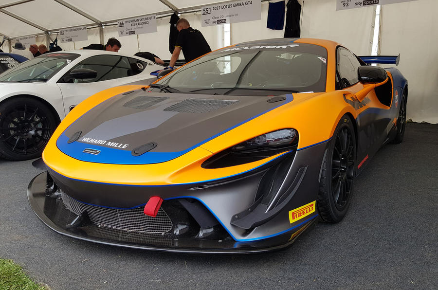 McLaren Artura GT4 front