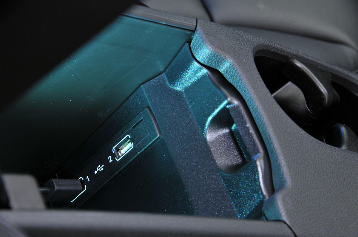 Mercedes C Class Usb Port