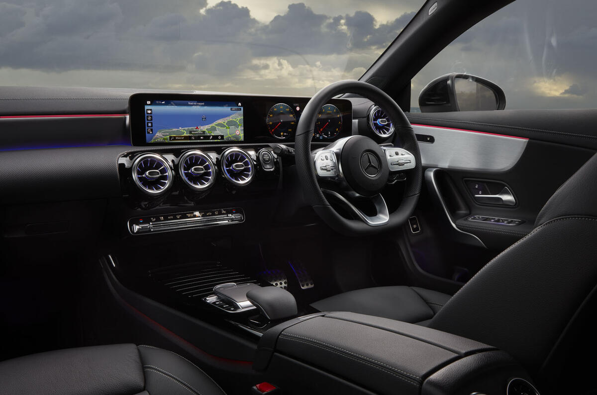 Mercedes CLA Shooting Brake dash