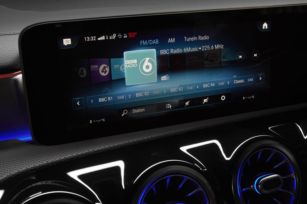 Mercedes CLA Shooting Brake screen