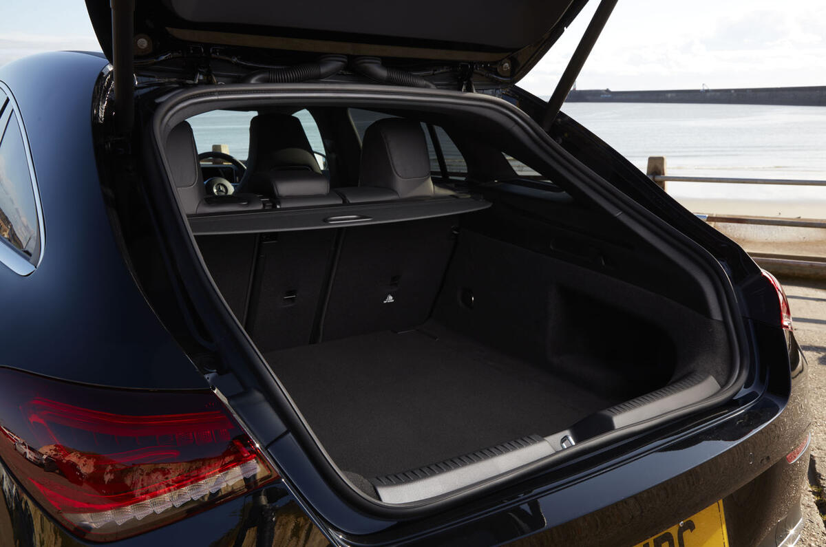 Mercedes CLA Shooting Brake boot