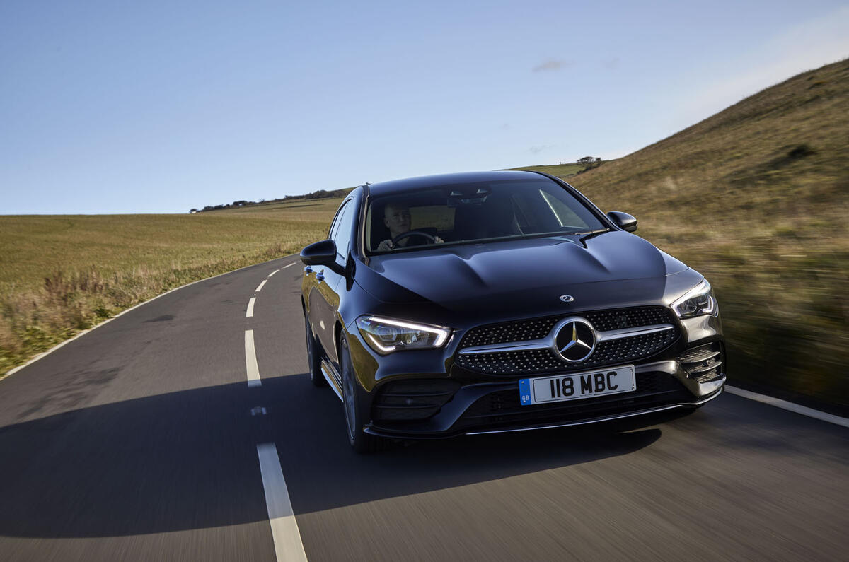 Mercedes CLA Shooting Brake  front moving
