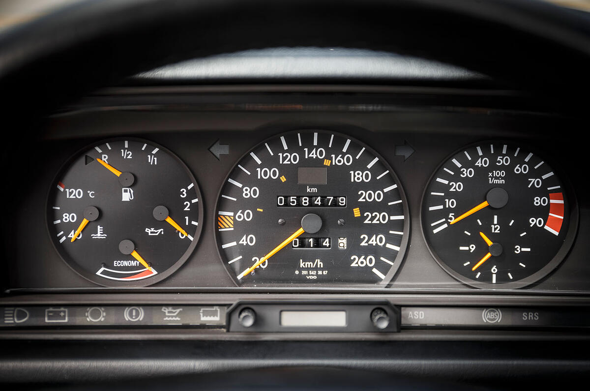Mercedes 190E Cosworth instrument cluster