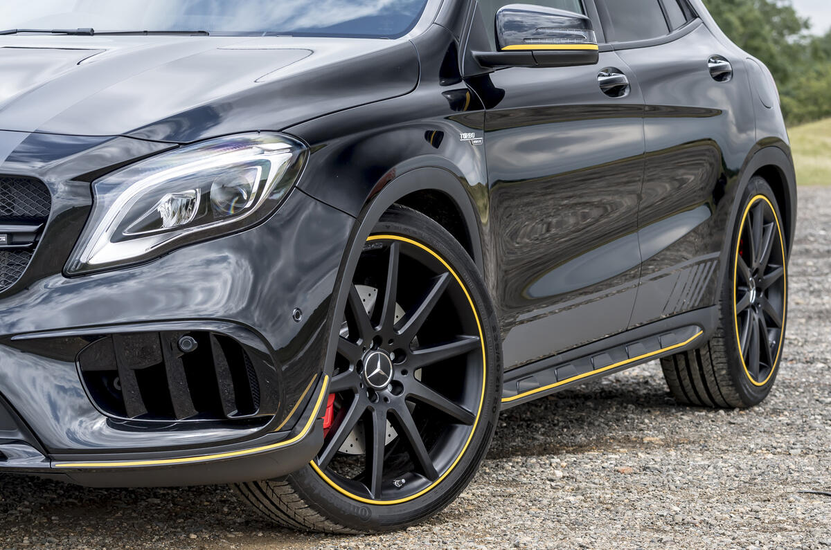 2017 Amg Gla 45 Mercedes Benz >> Mercedes Amg Gla 45 4matic Yellow Night Edition 2017 Review 2017 Amg Gla 45 Mercedes Benz >> Mercedes Amg Gla 45 4matic Yellow Night Edition 2017 Review