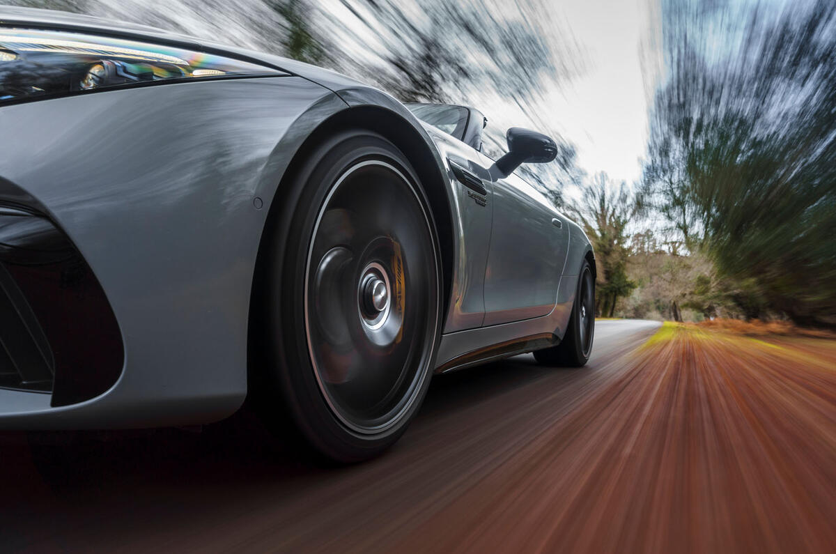 mercedes amg sl63 2023 006 roue