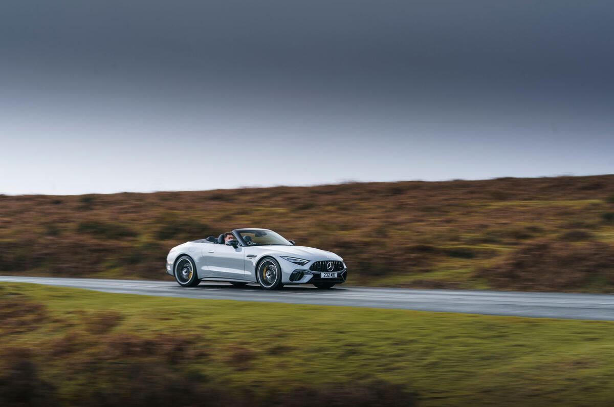 mercedes amg sl63 2023 015 panoramique