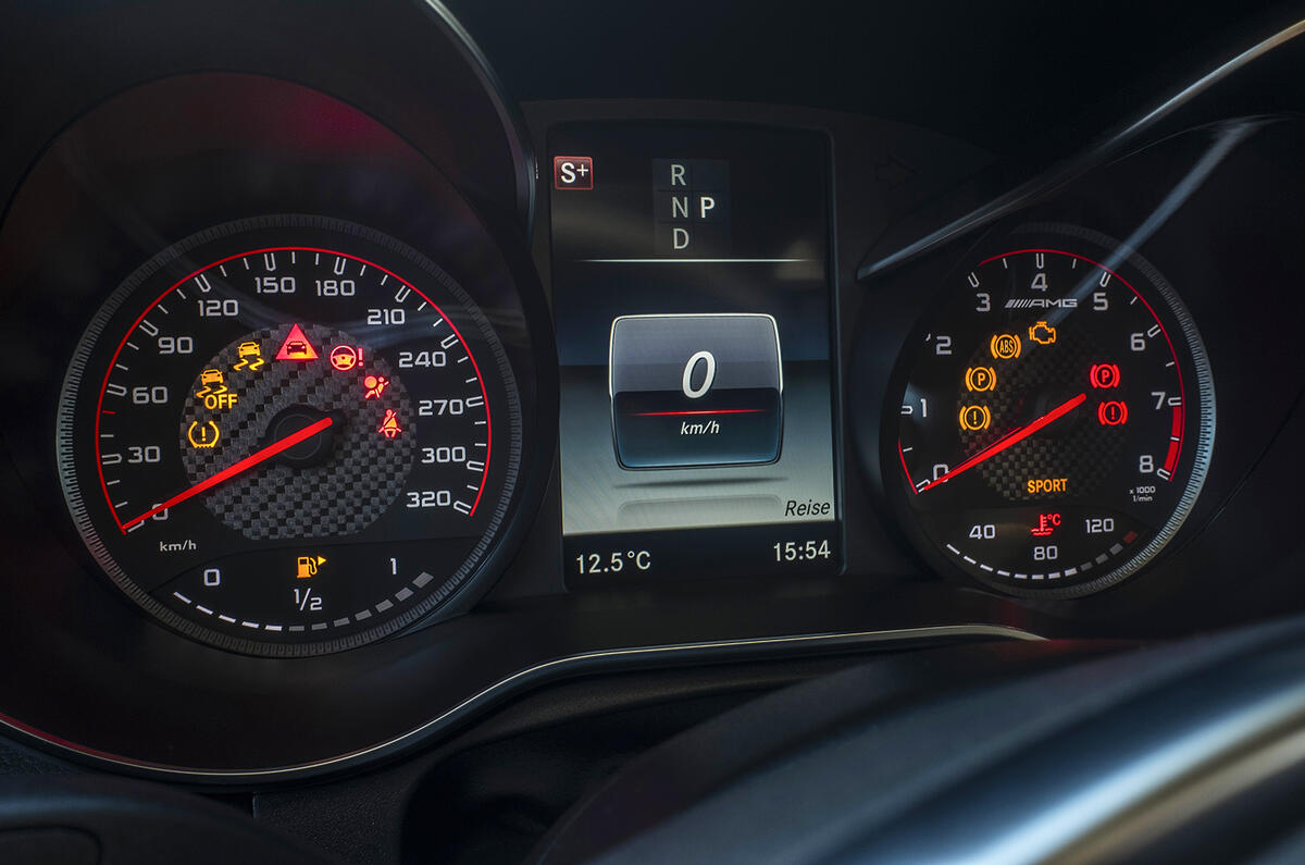 Mercedes-AMG GLC 63 S Coupé instrument cluster