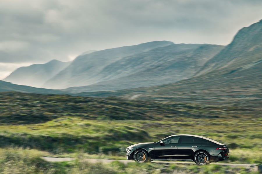 Mercedes AMG GT63 S E Performance 002 panoramique