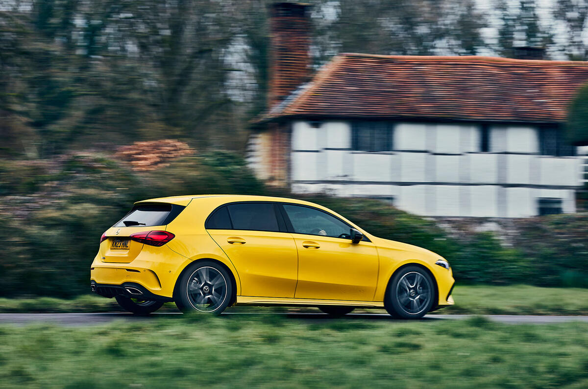 mercedes benz a class 2023 004 ouverture arrière