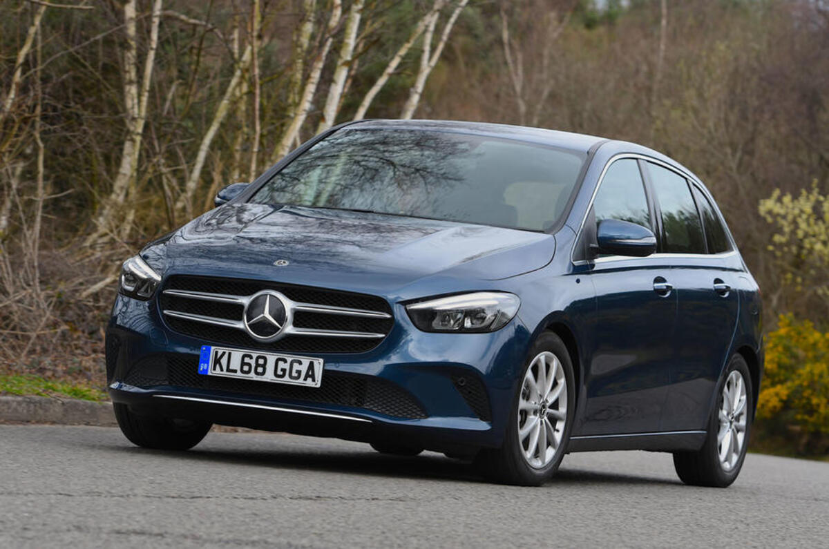 Mercedes benz b class 2019 cornering front