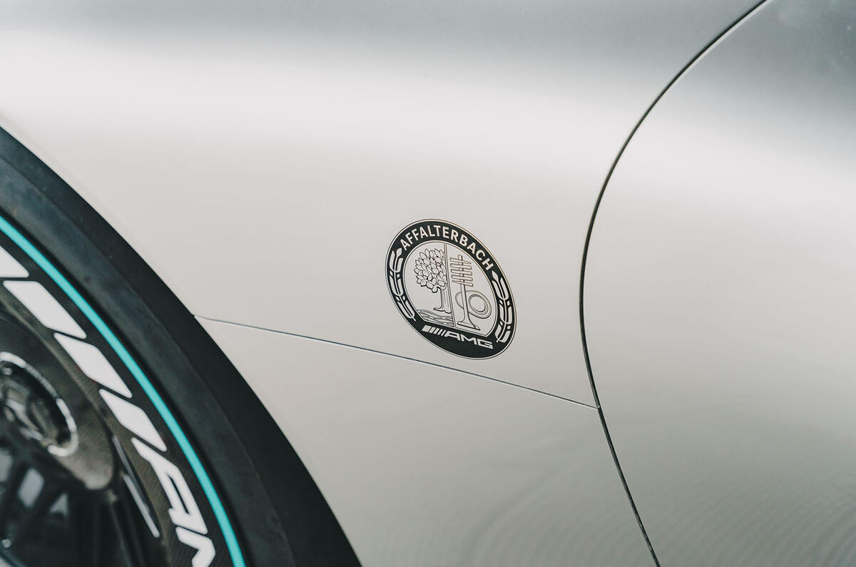 mercedes vision eq 049