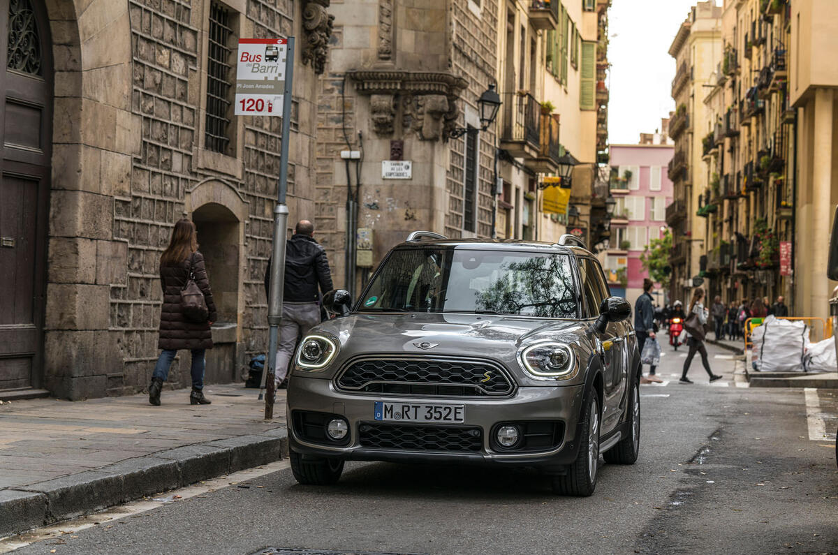 Mini Countryman S E Cooper All4 front end
